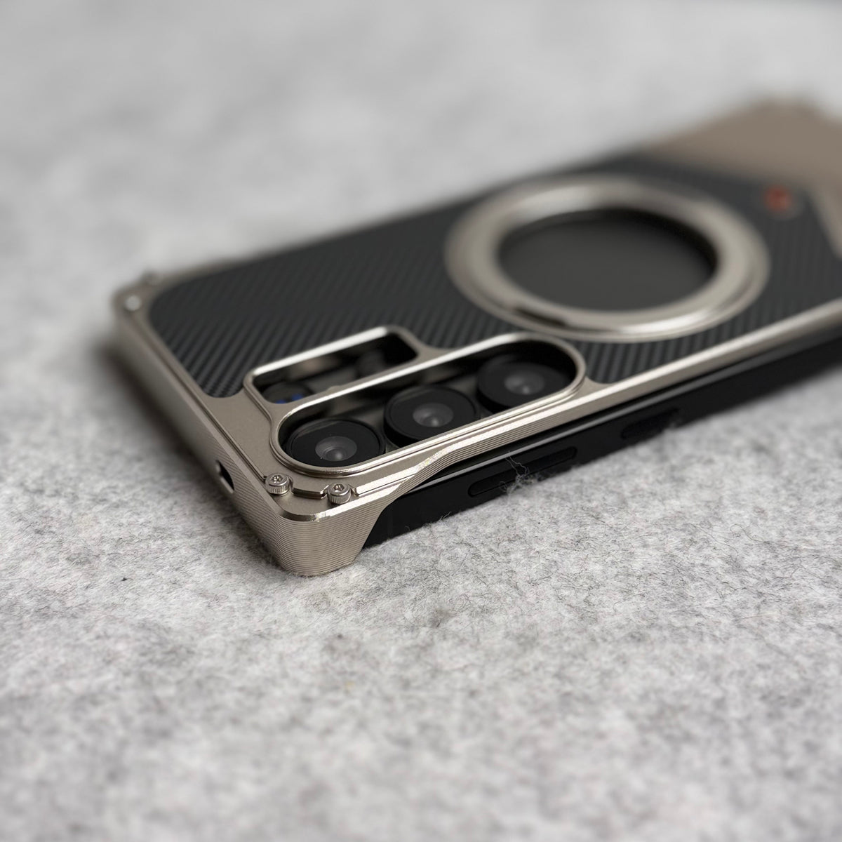 Samsung Galaxy Ultra Series Premium Carbon Leather aluminium Metal Snap On Rotating Stand case