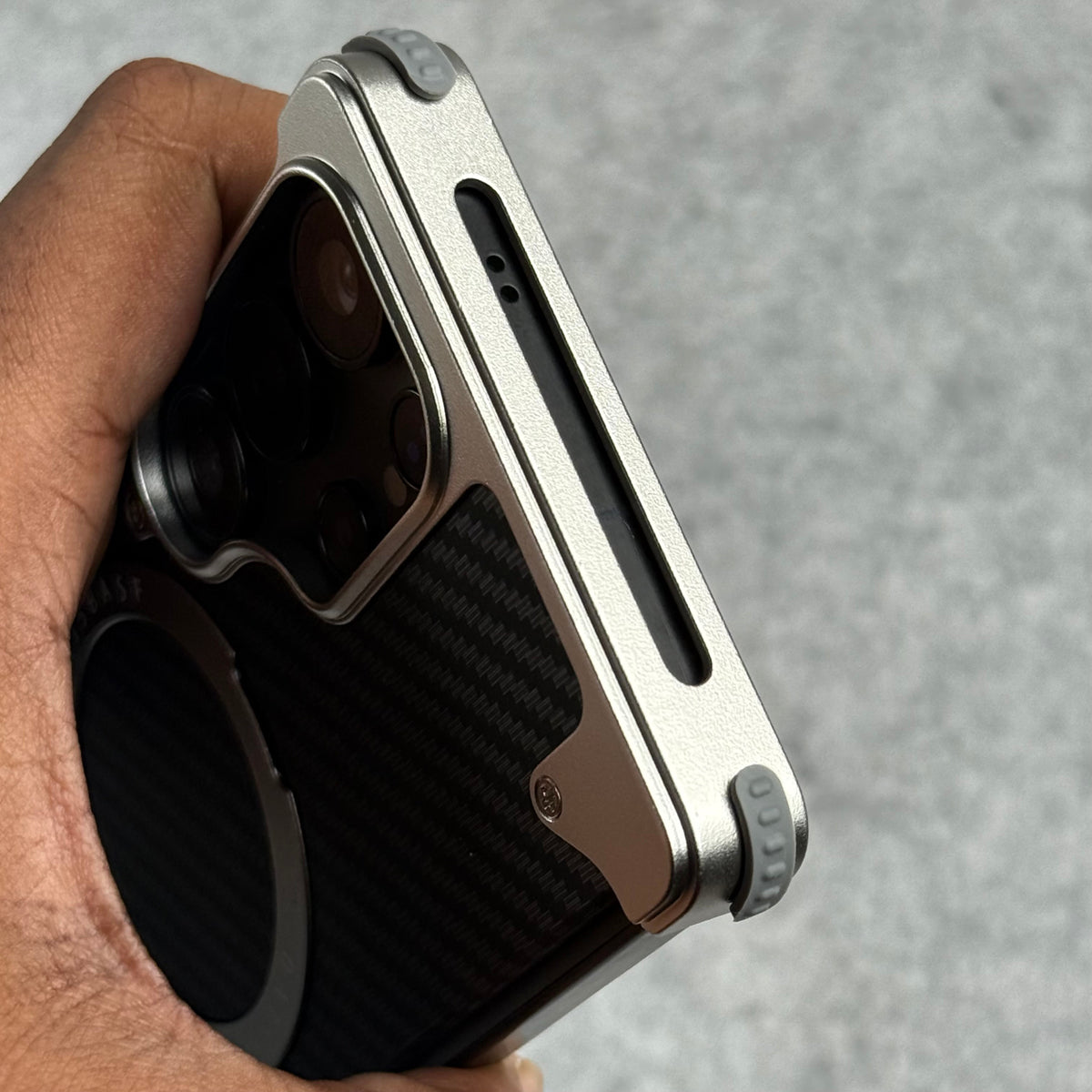 Samsung Galaxy Ultra Series Carbon Texture Frameless Metal Kickstand Case