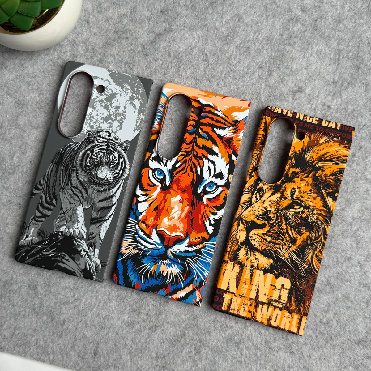 Samsung Galaxy Z Fold Series Carbon Fiber Texture Tiger Lion Design Hard Pc MagSafe Case Cover