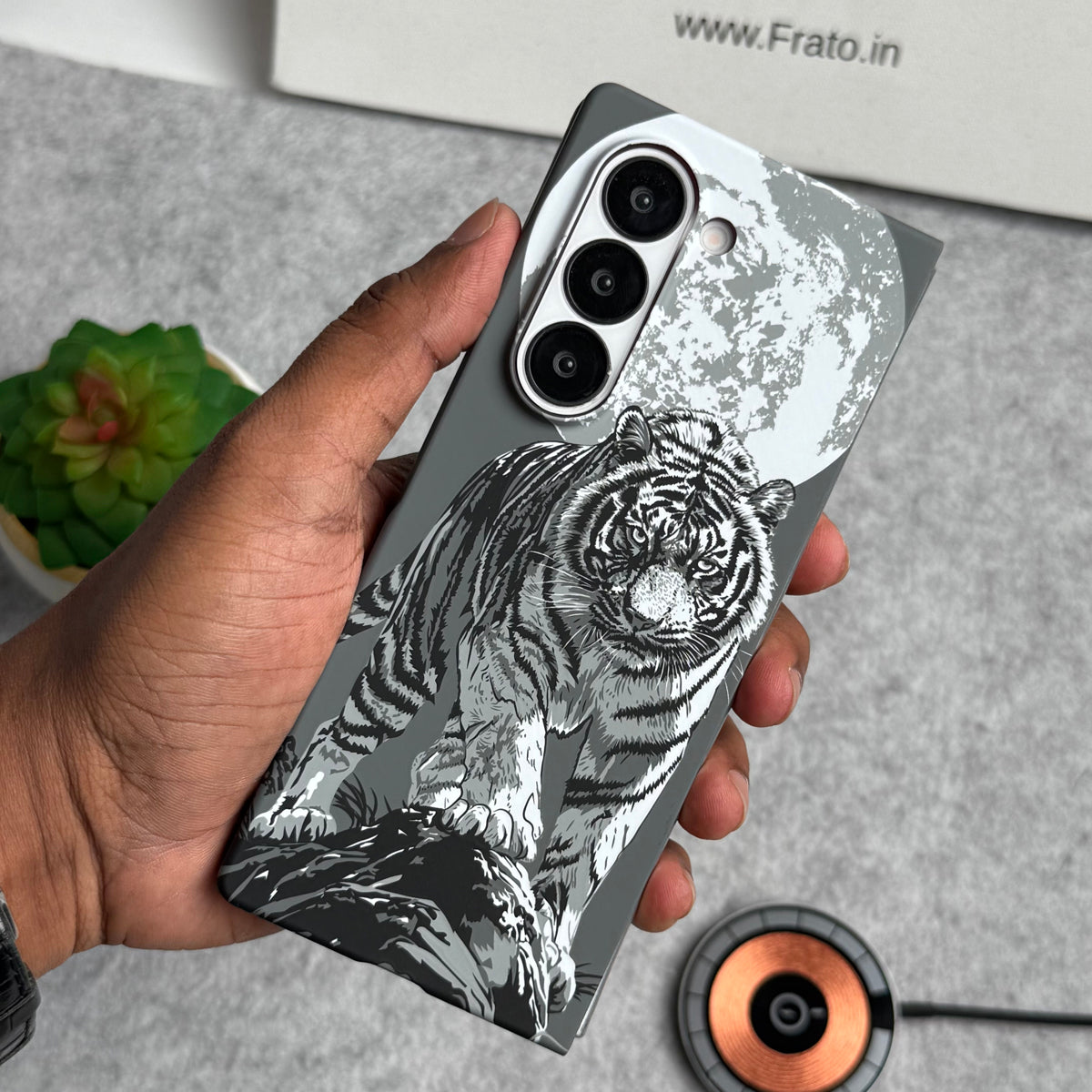 Samsung Galaxy Z Fold Series Carbon Fiber Texture Tiger Lion Design Hard Pc MagSafe Case Cover