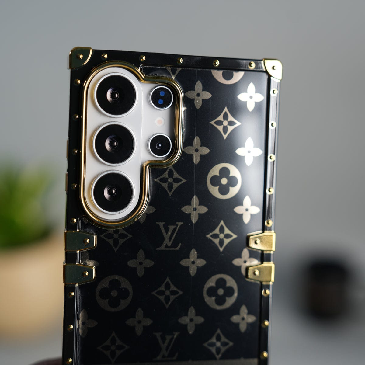 Samsung Galaxy S26 Ultra Luxury Brand Shiny Trunk Cover With Key Chain
